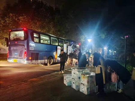 商旅驰援宁波用车2_副本.jpg 商旅驰援宁波用车2_副本.jpg