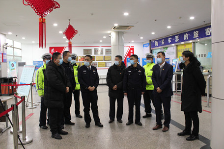 GH市公安局查北站春运2(顾书烨)_副本.jpg GH市公安局查北站春运2(顾书烨)_副本.jpg
