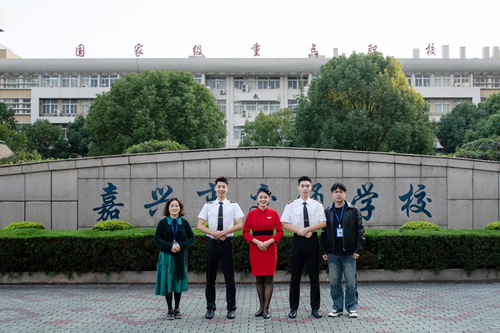 航空服务赛项一等奖.jpg 航空服务赛项一等奖.jpg